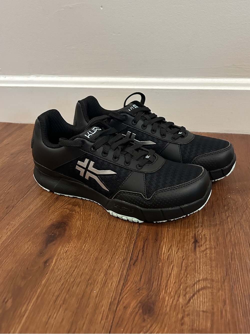 NWT Kuru Quantum Black Athletic Sneakers with Silver Logo